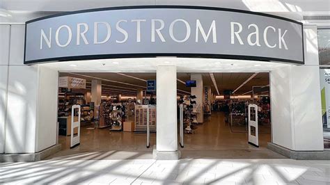 nordstrom rack roseville mn.